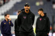 Ronald Araujo opuścił zgrupowanie reprezentacji i przyleciał do Barcelony na ''ekspresowe leczenie''