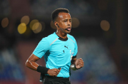 Oficjalnie: Somalijski sędzia wykluczony z udziału w mundialu poprowadzi Superpuchar Europy