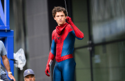 Ekranowy Spider-Man wskazał futbolowego Spider-Mana