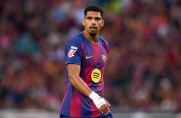 Araujo czeka rozmowa z Hansim Flickiem; Atlético możliwym kierunkiem?
