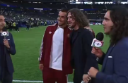 Eric García i Dani Olmo przerywają wywiad, żeby zrobić sobie zdjęcie z Carlesem Puyolem [WIDEO]