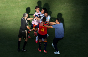 Leandro Paredes zaatakował Erica Garcíę i Gaviego po końcowym gwizdku [WIDEO]