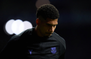 Miał być na drugi mecz mundialu, potem na trzeci... Ronald Araujo wkrótce wróci do treningów z zespołem
